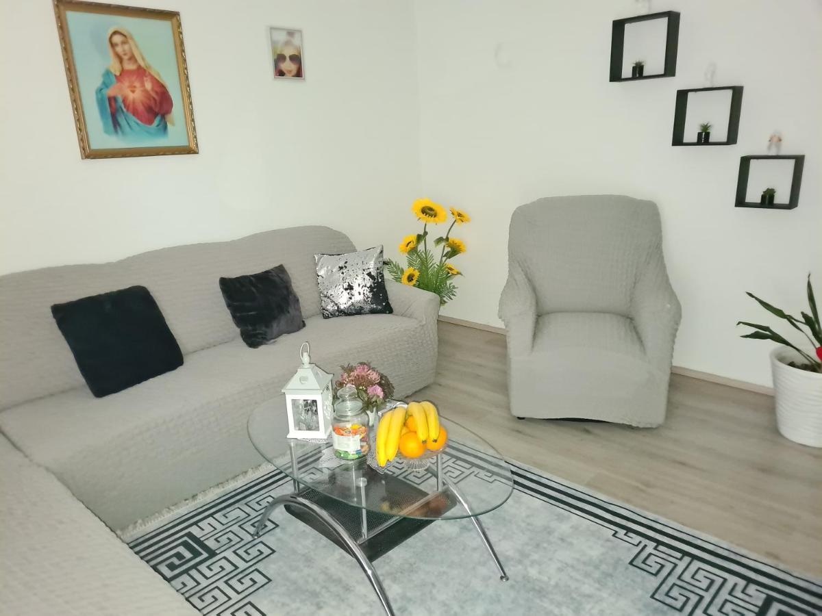 סנג' Apartment Danijela מראה חיצוני תמונה