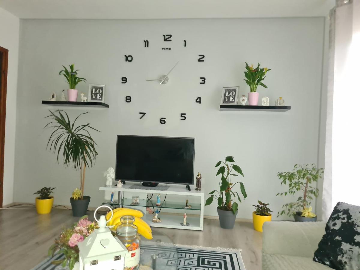 סנג' Apartment Danijela מראה חיצוני תמונה